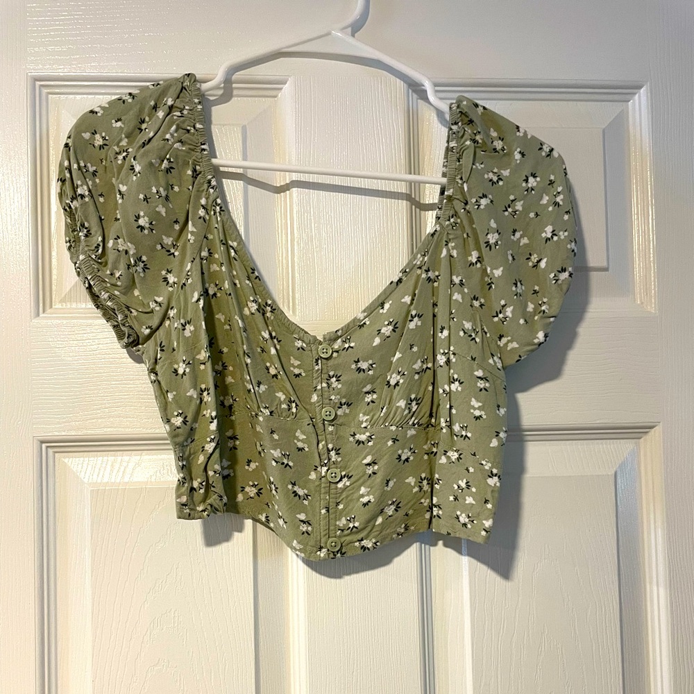 Hollister cropped blouse
